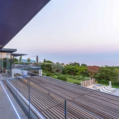 Loya Villa